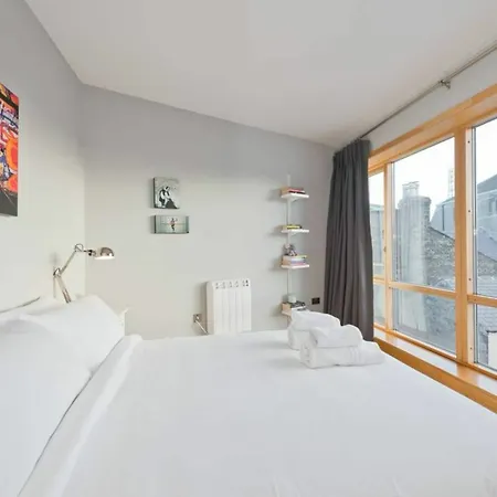 2 Bedroom Centre With Patio Sleeps 6 Dublin