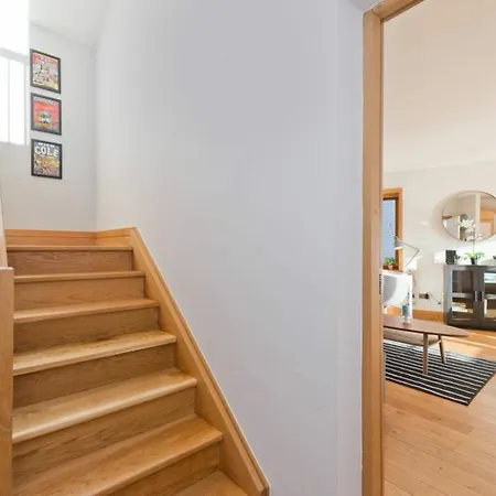 2 Bedroom Centre With Patio Sleeps 6 Apartment Dublin