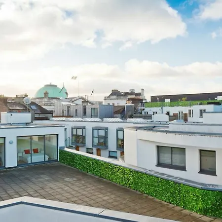 2 Bedroom Centre With Patio Sleeps 6 Apartment *