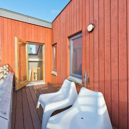 Apartment 2 Bedroom Centre With Patio Sleeps 6 *